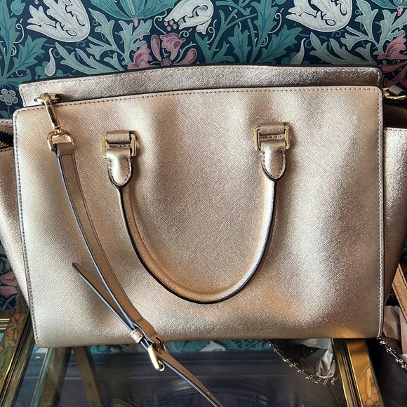 Michael Kors Gold Leather Selma Bag - Picture 5 of 9